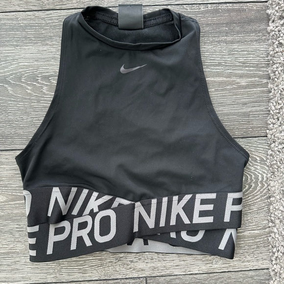 Nike Pro tank - Picture 2 of 6